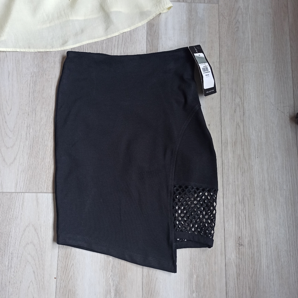 NWT Black net fitted skirt